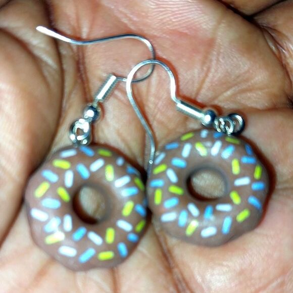 Hand crafted doughnut dangle earrings - Picture 3 of 5